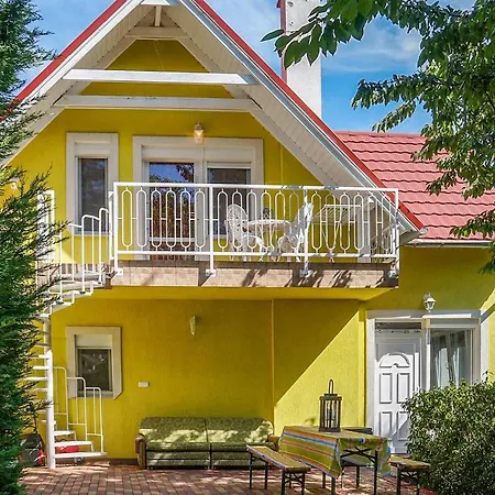 Amazing In Fovenyes W/ 2 Bedrooms Holiday home