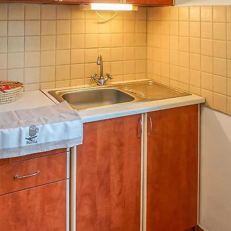 Amazing In Fovenyes W/ 2 Bedrooms *