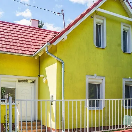 Amazing In Fovenyes W/ 2 Bedrooms Holiday home *